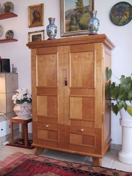 Pfister Schreinerei + Küchenbau AG - Regalmöbel - Sideboards - Möbelbau