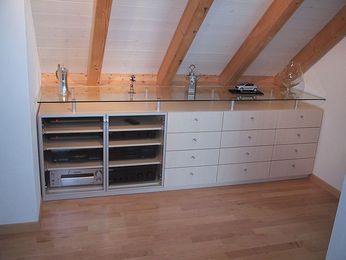 Pfister Schreinerei + Küchenbau AG - Regalmöbel - Sideboards - Möbelbau