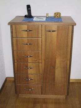 Pfister Schreinerei + Küchenbau AG - Regalmöbel - Sideboards - Möbelbau