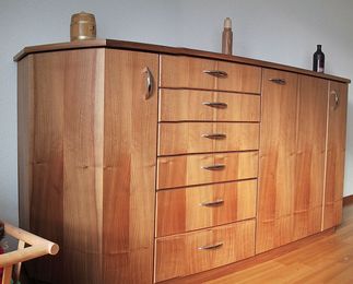 Pfister Schreinerei + Küchenbau AG - Regalmöbel - Sideboards - Möbelbau